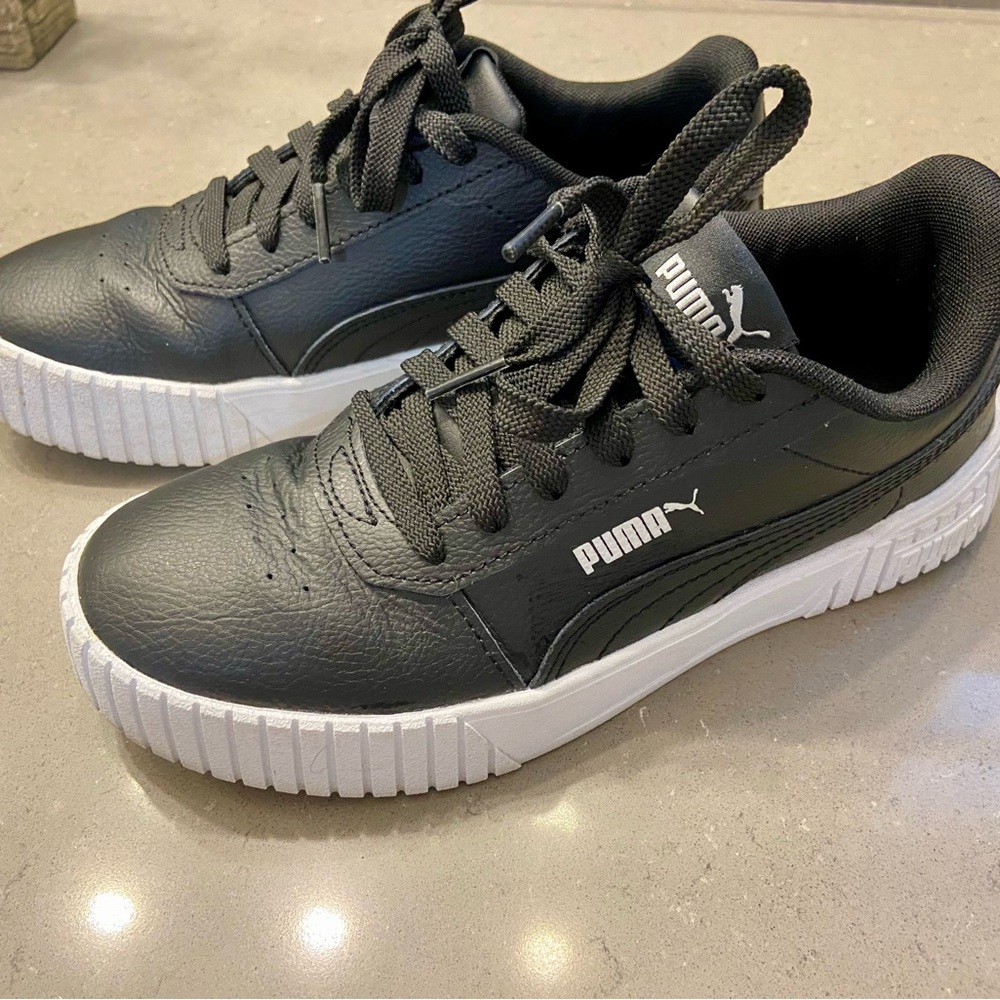 Puma Black and White Sneakers Modern Athletic Style